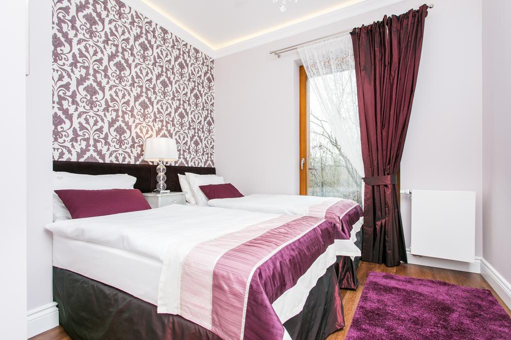 Executive 2-bedroom Apartment Krasków Cameră foto